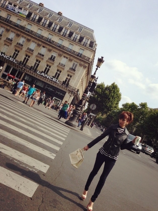 パリ市内を散歩中