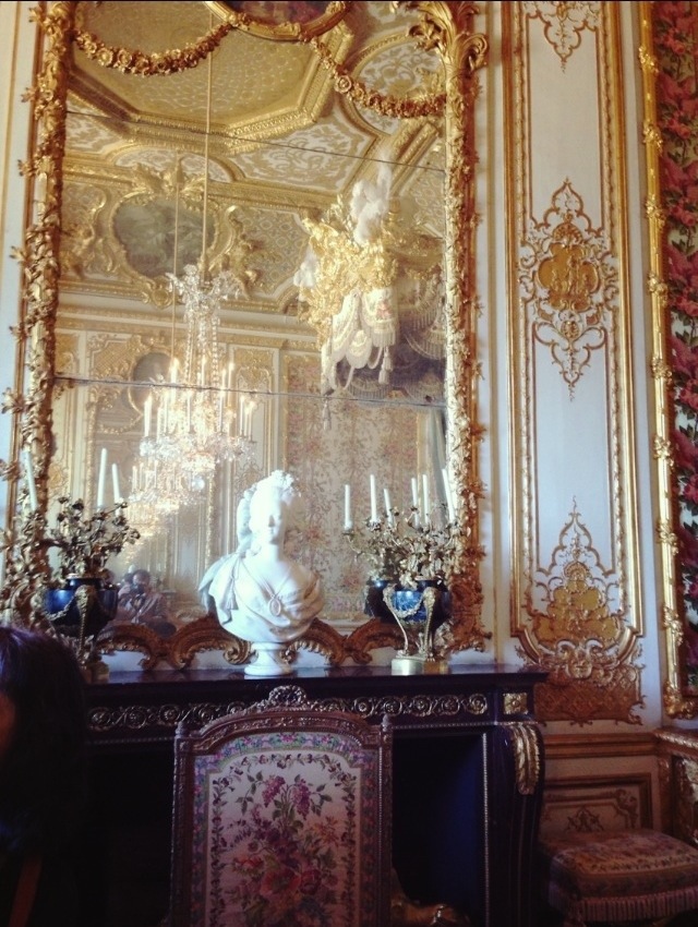 ベルサイユ宮殿寝室秘皇后
